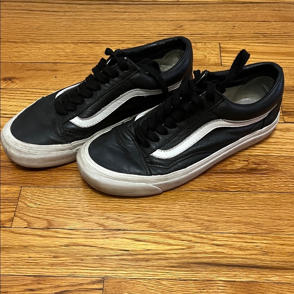 Vans Shoes - Vans Old Skool Black Sneakers